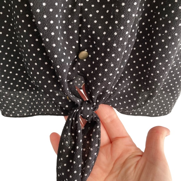 Eclipse | Polka Dot Crop Top - Picture 5 of 9